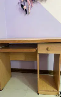 میز تحریر در حد نو