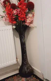 گل و گلدان شیشه ای