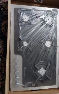گاز رومیزی ۵ شعله نو آکبند داخل کارتون