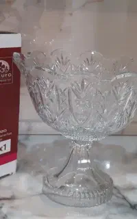شیرینی خوری و میوه خوری