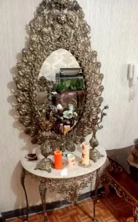 مبل  سلطنتی  ۹ نفره با عسلی چوب راش
