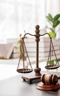 وکالت دادگستری، امور حقوقی، قراردادها و خدمات ثبتی