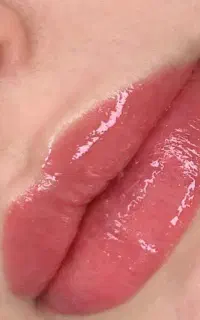 ارائه خدمات میکروبلیدینگ ابرو ،خط چشم،شیدینگ لب