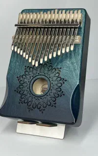 استخدام نیروی جوان در کارگاه کالیمبا‌سازی