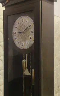 ساعت ایستاده چوبی آونگ دار کاملا سالم