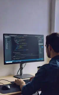 خدمات تخصصی نرم‌افزار و اتوماسیون صنعتی و تجاری