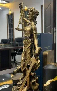 وکیل پایه یک دادگستری و مشاوره رایگان