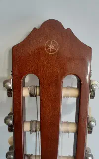 گیتار یاماها c40