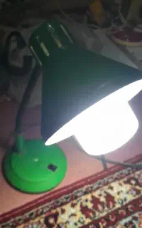 چراغ مطالعه فلزی به شرط کار