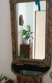 آیینه و کنسول