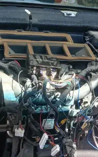 خدمات برق وسیم کشی خودرو و امداد خودرو