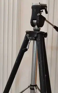 سه پایه عکاسی حرفه ایی ژاپنی مناسب اسکن سه بعدی