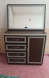 دراور (میز آرایش)