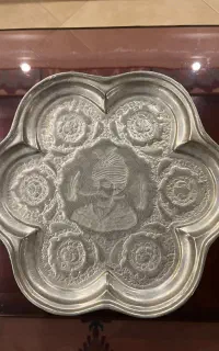سینی مسی قجری با تصویر شاه عباس