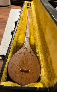 سه تار قدیمی