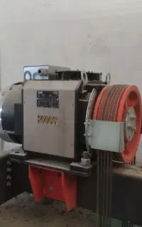 نصاب اهنکشی درب ریل مکانیک راه اندازی اسانسور