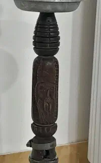 چوب سرخ حکاکی شده