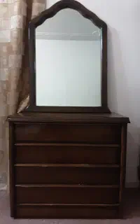 میز و آینه