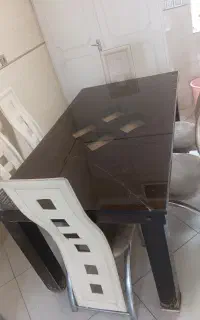میز ناهار خوری شش نفره وشش صندلی فلزی