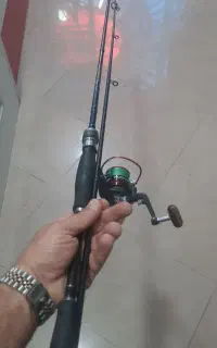 چوب اسپین باموتور ۴۰۰۰وطعمه مصنوعی با کیف