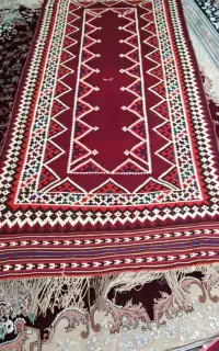 گلیم بسیار نو و قدمت دار