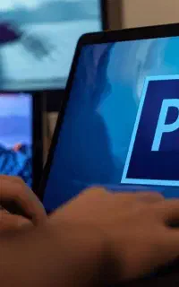 فتوشاپکار حرفه ای هستم/ویرایش متن/ کار فوری
