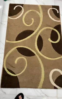 تعدادی فرش کارکرده