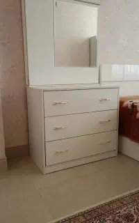 میز آرایش سه کشو