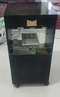 میز چرخدار