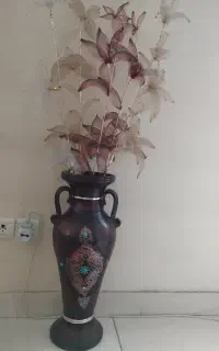 گلدان با گل