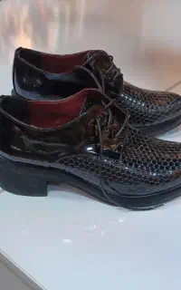 کفش و کیف و کمربند کاملا نو و شیک .