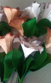 گل مصنوعی ۸ شاخه