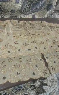 رومیزی سنگدوزی