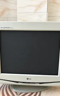 مانیتور CRT ال جی F700B