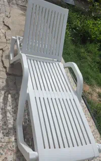 تخت زیبا وشیک استخری