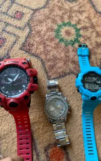 سه عدد ساعت سالم نگین دار