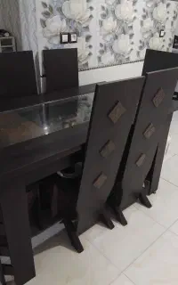 میز و صندلی ۶ نفره در حد نو نو نو قیمت مناسب