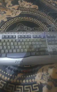 یک عدد کیبورد