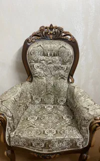 مبل قهوه ای
