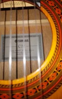 گیتار یاماها C70، بدون خط و خش، در حد نو
