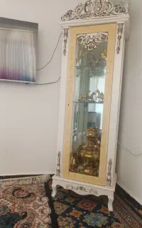 یک عدد بوفه. در حد نو. قیمت خیلی مناسب.