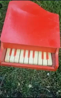 پیانو موزیکال چوبی