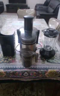 آبمیوه گیری و مخلوط کن در حد نو