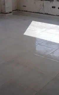 کارگر ماهر کاشی کاری میخام