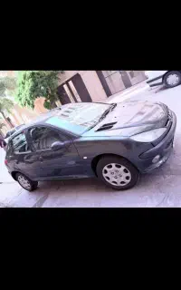 پژو۲۰۶تیپ۲مدل۸۳فوق العاده