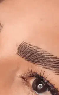 میکروبلیدینگ ابرو. شیدینگ لب