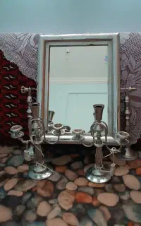 آینه و دو شمعدان
