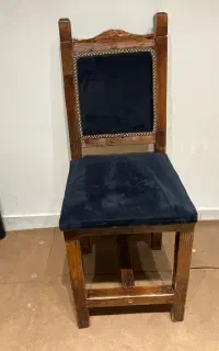 صندلی چوبی