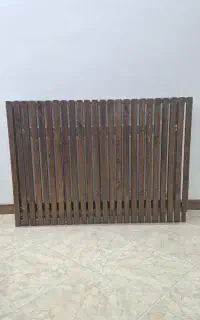 ۱ عدد کاور شوفاژ نو.جنسشون از چوب روس هست