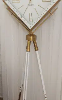 ساعت ایستاده
